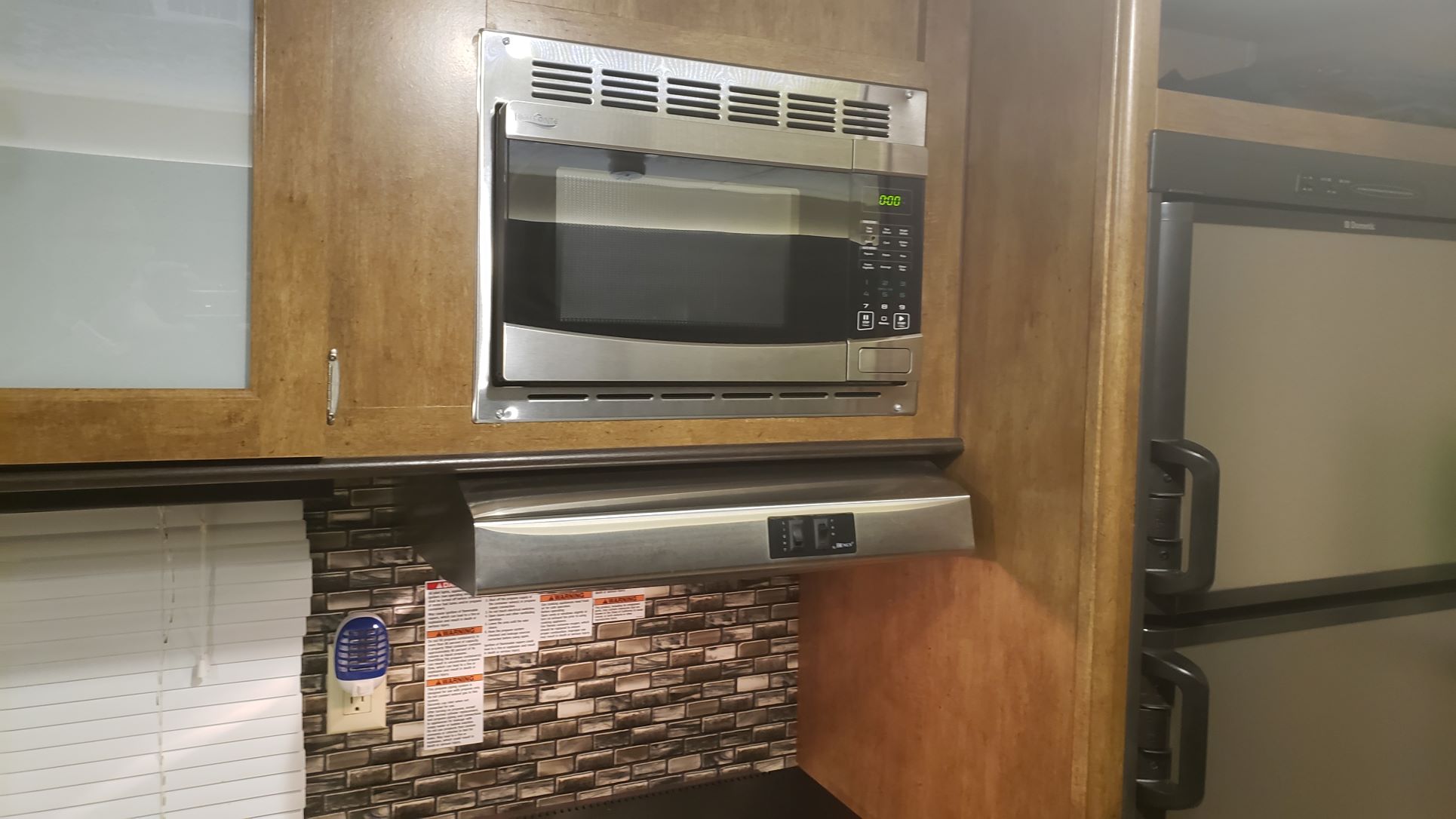 How To Remove An RV Microwave