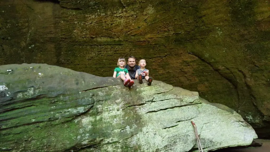 Hiking to Old Man's Cave in Hocking Hills